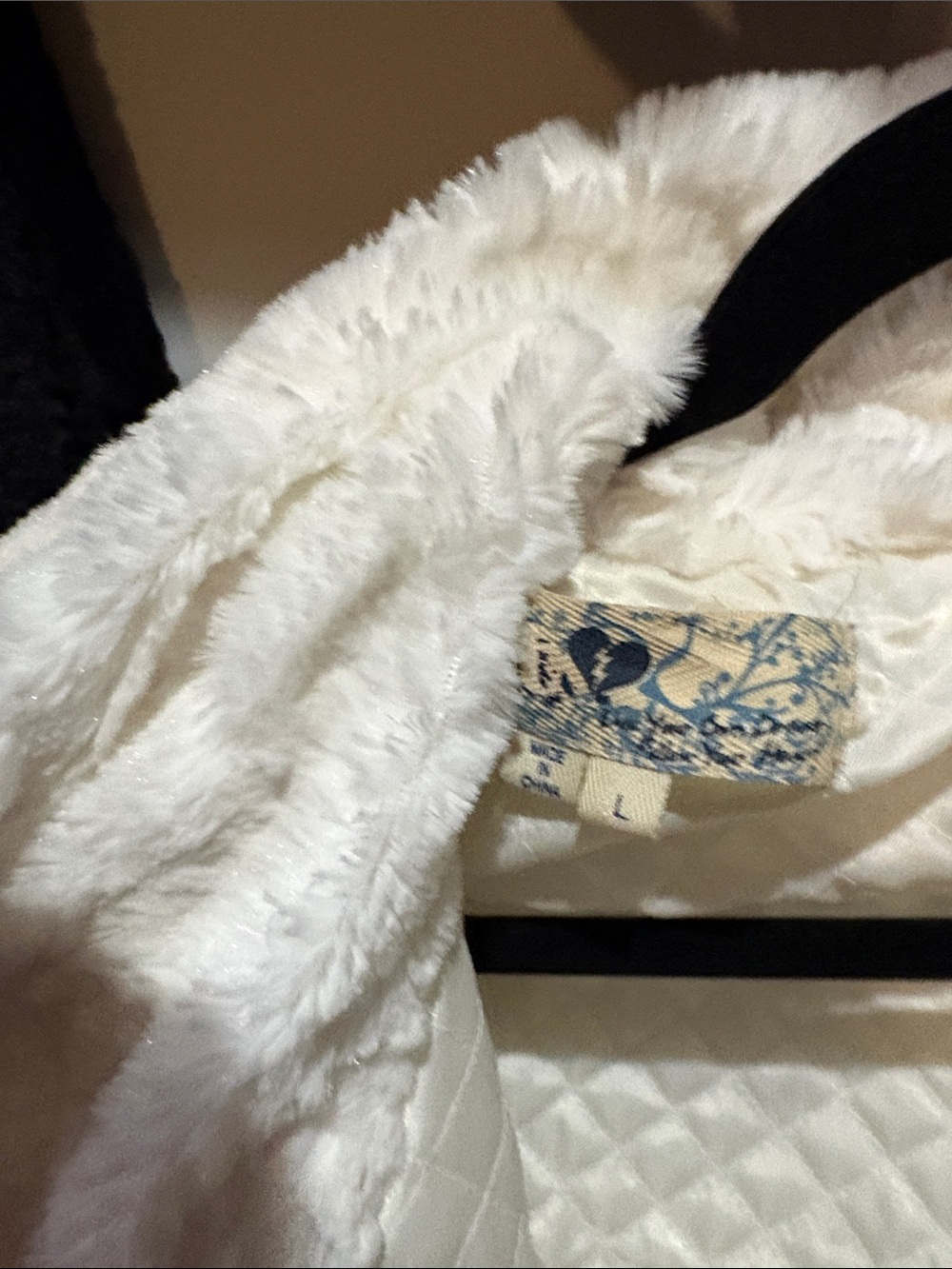 White Faux Fur Shawl Collar Jacket - Women like black jacket. Jolt size large - Picture 5 of 15